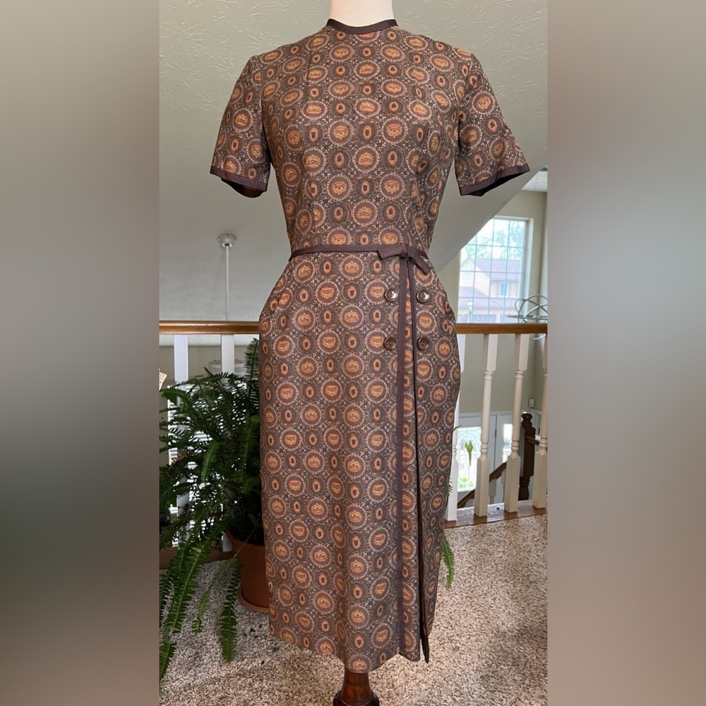 Vintage 1950's Brown Print Cotton Dress. Modern Size 0